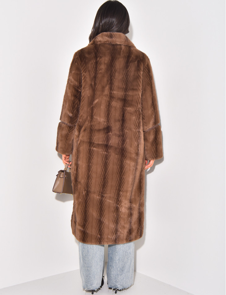 Langer Mantel aus Kunstpelz