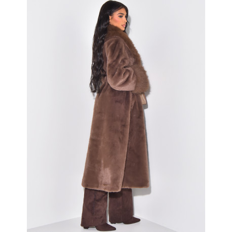 Manteau en fausse fourrure à ceinture