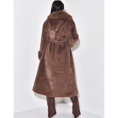 Manteau en fausse fourrure à ceinture