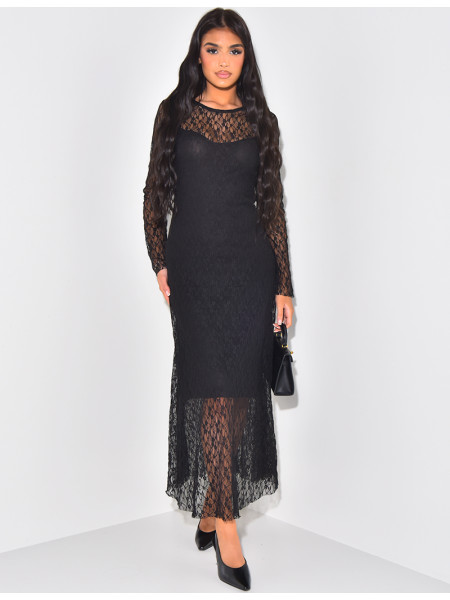 Langes Kleid aus gefütterter Spitze