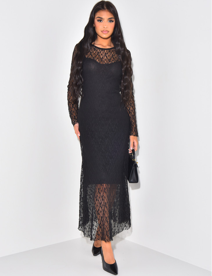 Langes Kleid aus gefütterter Spitze