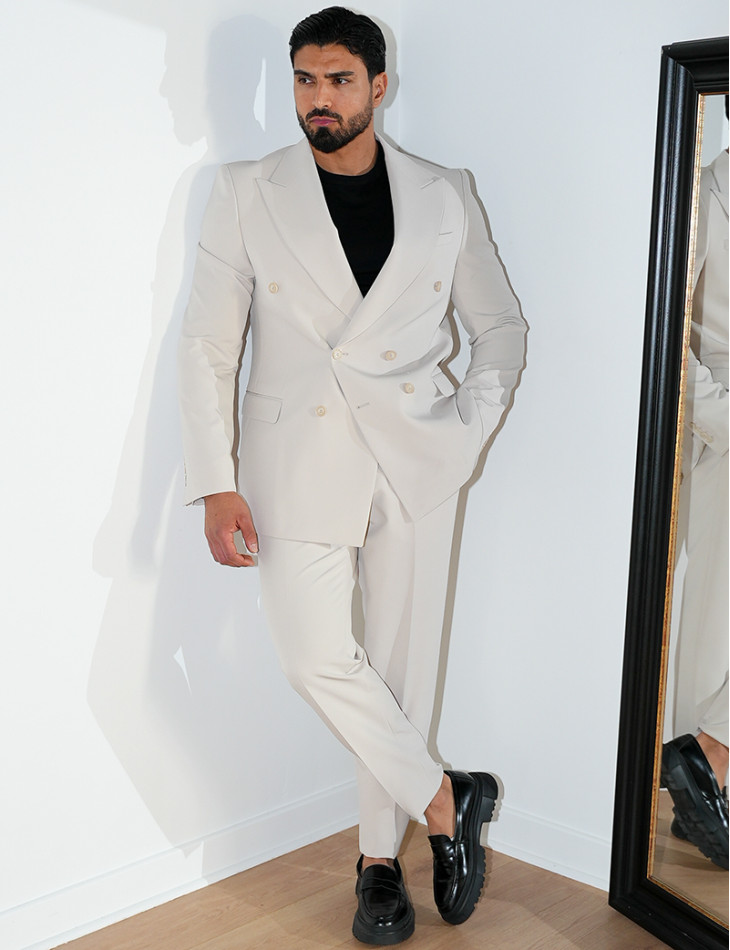 Suit ensemble