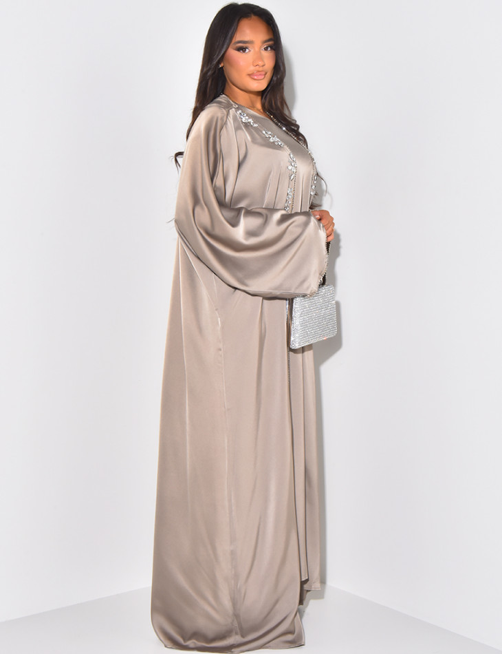 Set aus ärmellosem Kleid und Kimono mit Strasssteinen