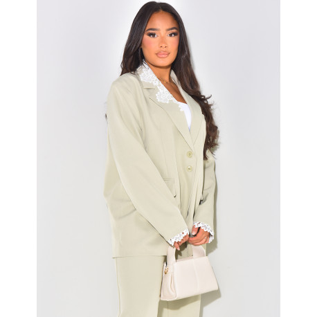 Oversize-Blazer mit Spitzeneinsätzen