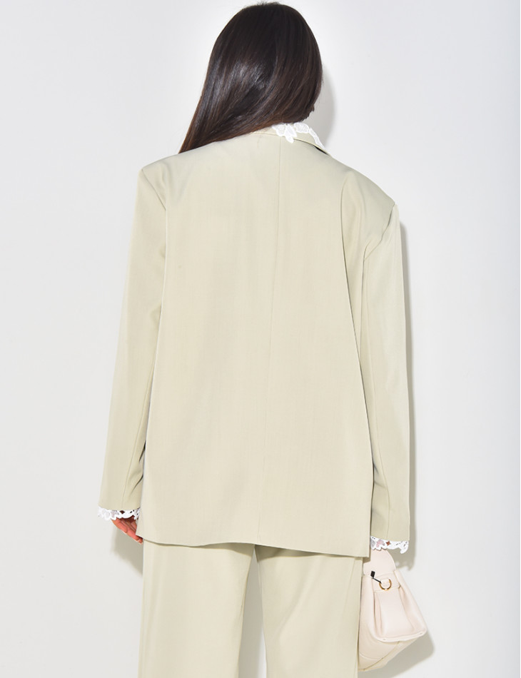 Oversize-Blazer mit Spitzeneinsätzen