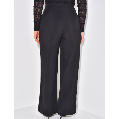 Pantalon taille haute à ceinture dorée