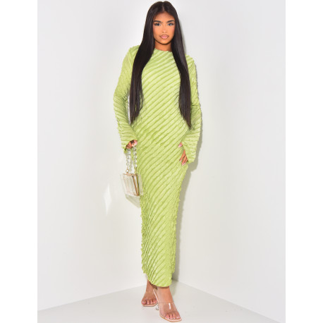 V-neck long dress with ruffles