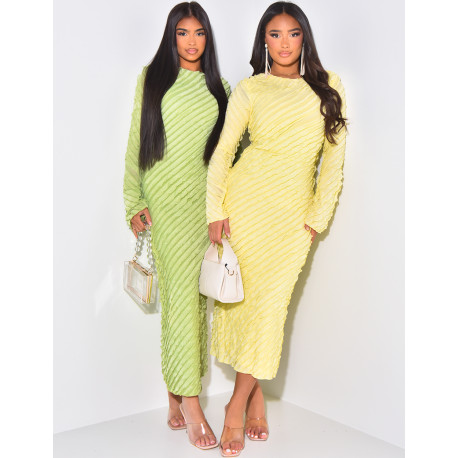 V-neck long dress with ruffles