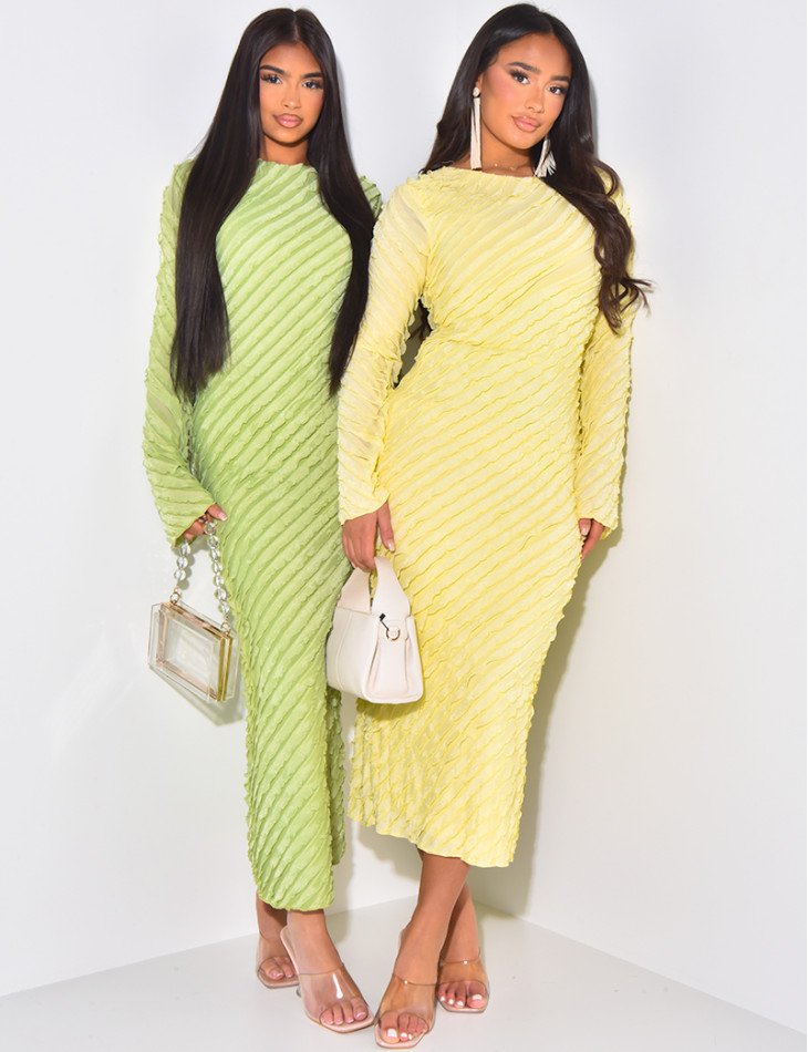 V-neck long dress with ruffles