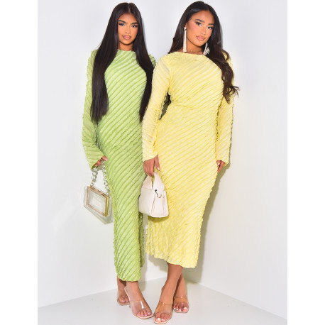 V-neck long dress with ruffles