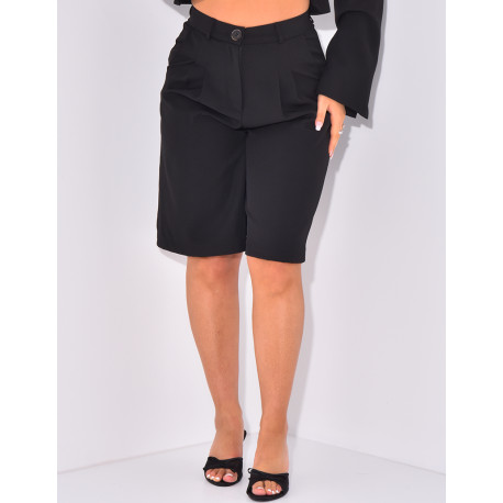 Pleated Bermuda shorts