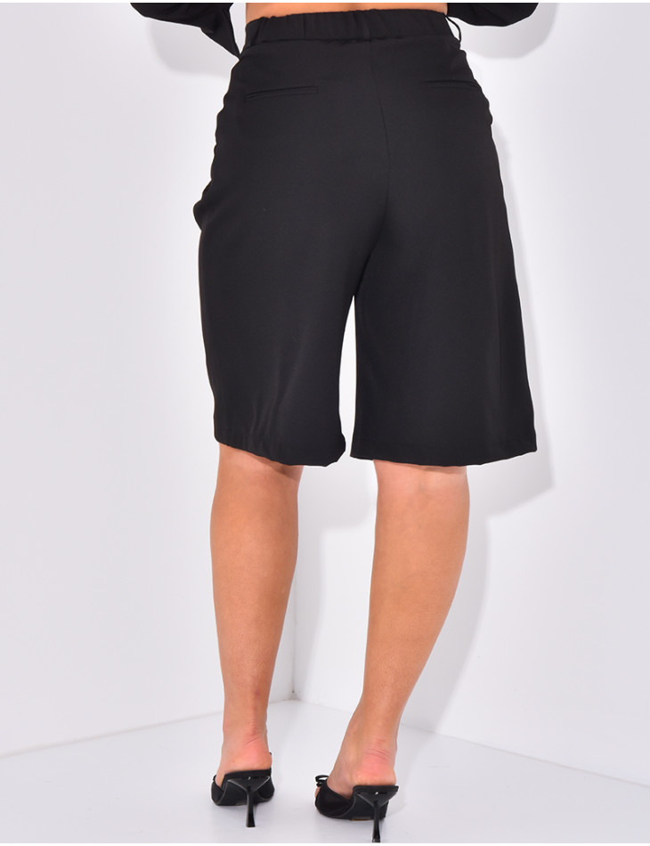 Pleated Bermuda shorts