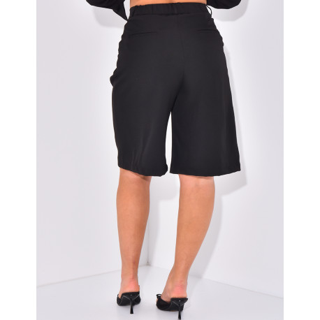 Pleated Bermuda shorts