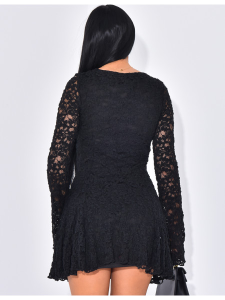 Robe patineuse courte à dentelle