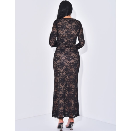 Robe longue en dentelle à manches évasées