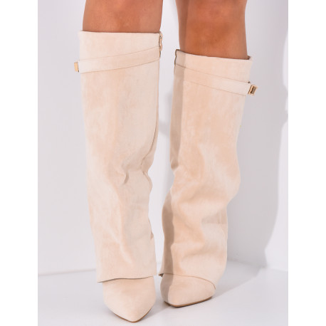 Stiefel aus Wildleder mit quadratischem Absatz und Klappe