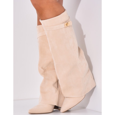 Stiefel aus Wildleder mit quadratischem Absatz und Klappe