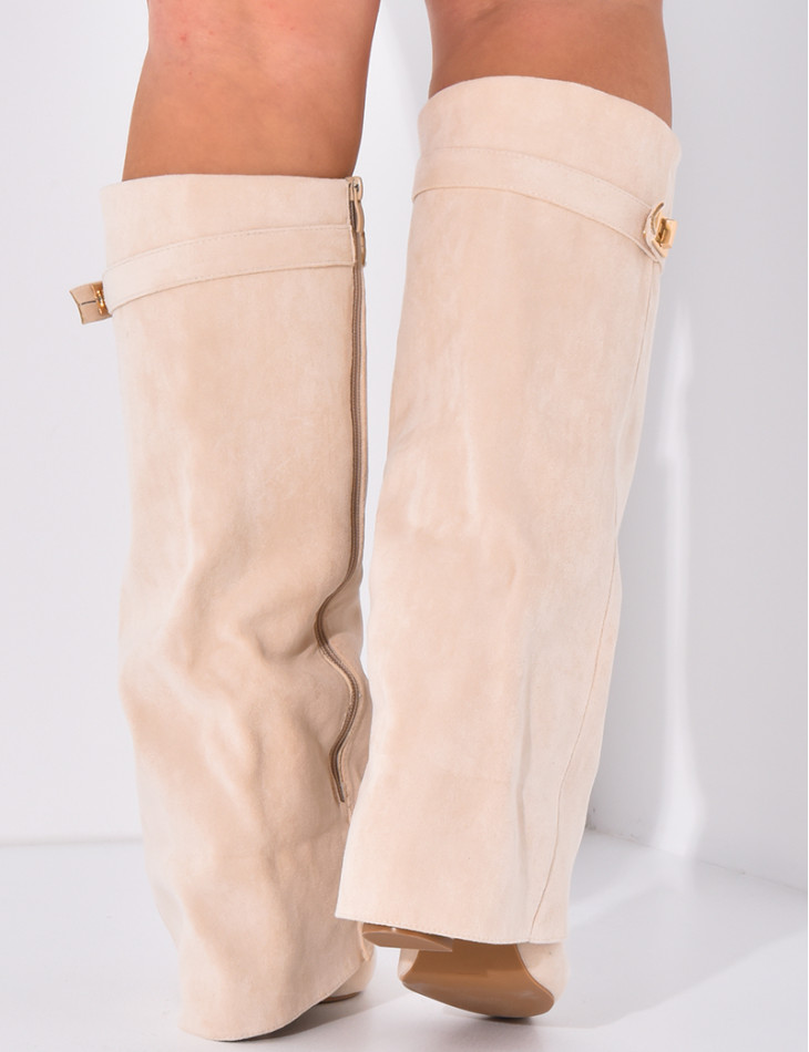 Stiefel aus Wildleder mit quadratischem Absatz und Klappe