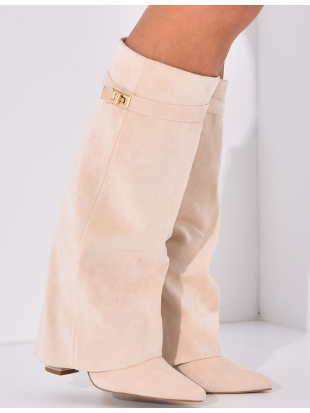 Stiefel aus Wildleder mit quadratischem Absatz und Klappe