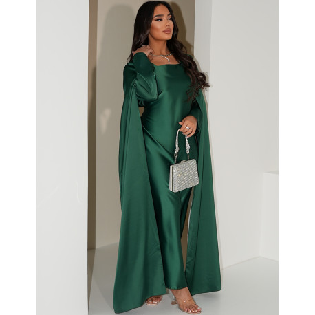 Long satin dress with laces in the back