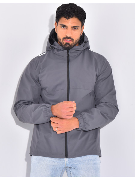 Veste coupe vent à capuche