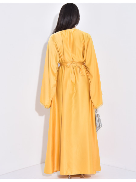 Abaya premium en satin à cristaux cousus à la main et liseré doré