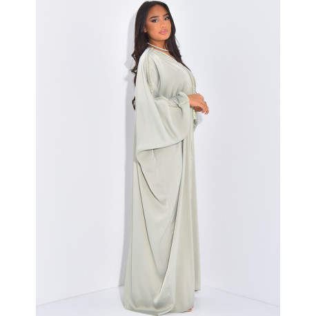 Abaya en satin texturé à perles et pompons