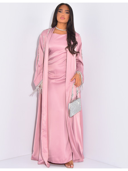 Premium-Set aus Kleid und Kimono mit handgenähten Strasssteinen.