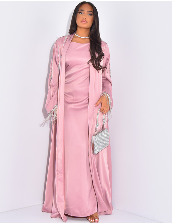 Premium-Set aus Kleid und Kimono mit handgenähten Strasssteinen.