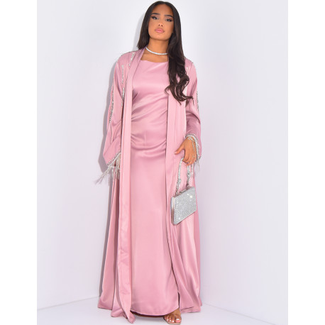 Premium-Set aus Kleid und Kimono mit handgenähten Strasssteinen.