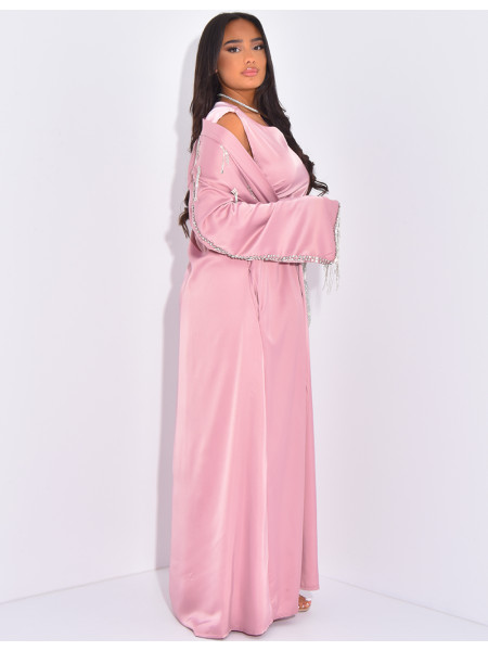 Premium-Set aus Kleid und Kimono mit handgenähten Strasssteinen.