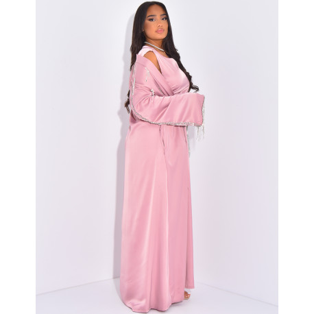 Premium-Set aus Kleid und Kimono mit handgenähten Strasssteinen.