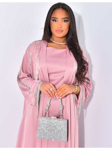 Premium-Set aus Kleid und Kimono mit handgenähten Strasssteinen.