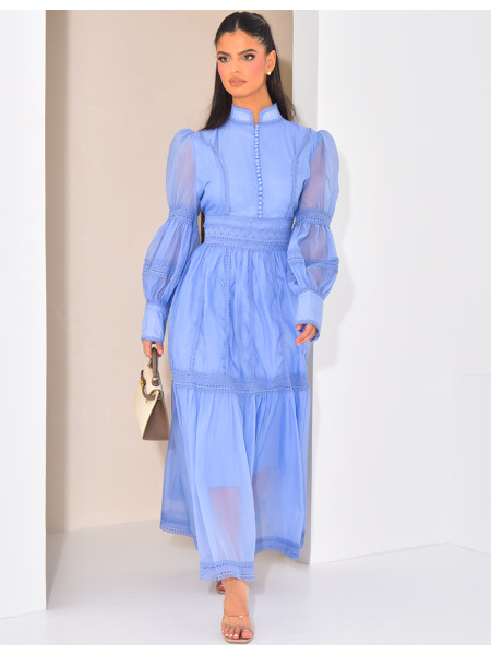 Langes besticktes Voile-Kleid