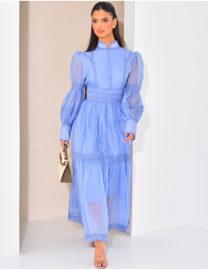 Langes besticktes Voile-Kleid