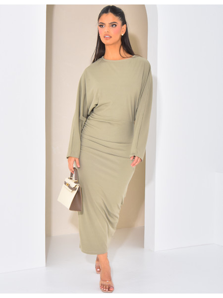 Robe longue drapée et froncée à la taille