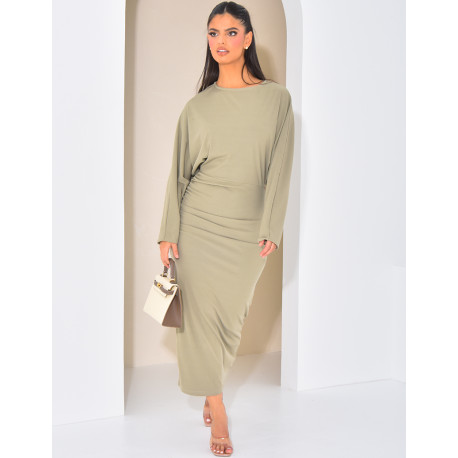 Robe longue drapée et froncée à la taille