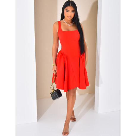 Kleines ausgestelltes Kleid zum Binden im Rücken