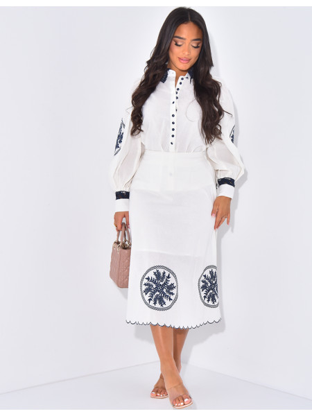 Rock und Hemd aus Baumwolle mit Stickereien