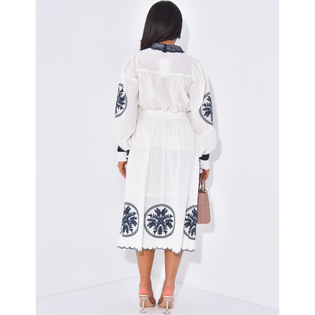 Rock und Hemd aus Baumwolle mit Stickereien