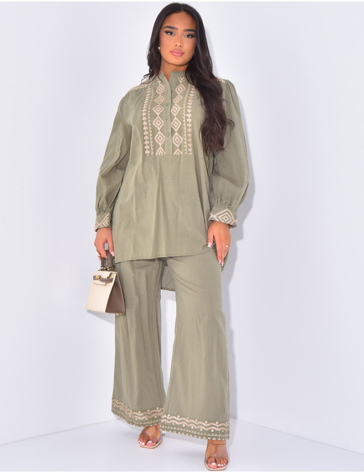 Ensemble pantalon et chemise à motifs brodés dorés
