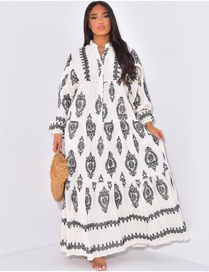 Robe longue en coton à motifs brodés