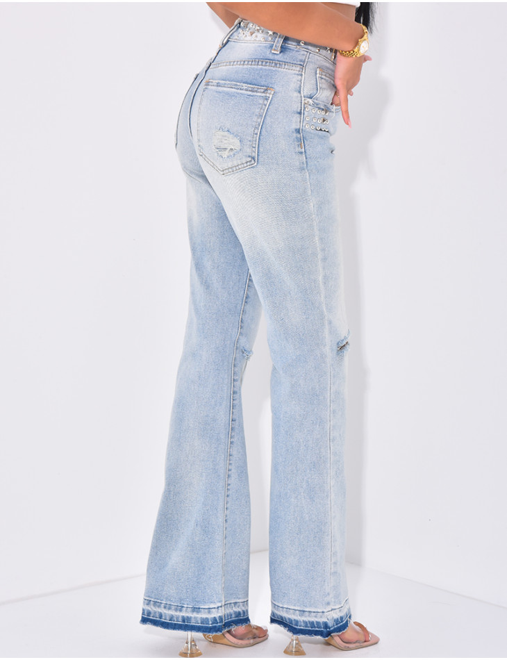 Destroyed-Schlagjeans mit Nieten