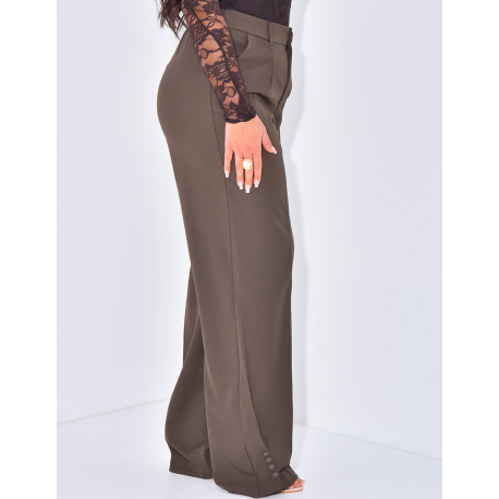 Maßgeschneiderte Hose mit Knöpfen