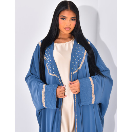 Kimono mit Strasssteinen und Goldbesatz