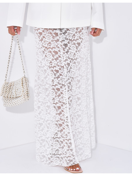 Jupe longue et évasée en dentelle