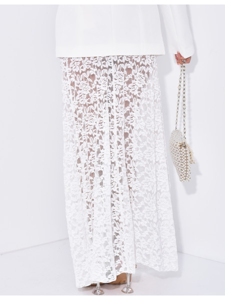 Jupe longue et évasée en dentelle