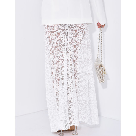 Jupe longue et évasée en dentelle