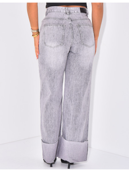 High waisted, straight jeans with wide cuff