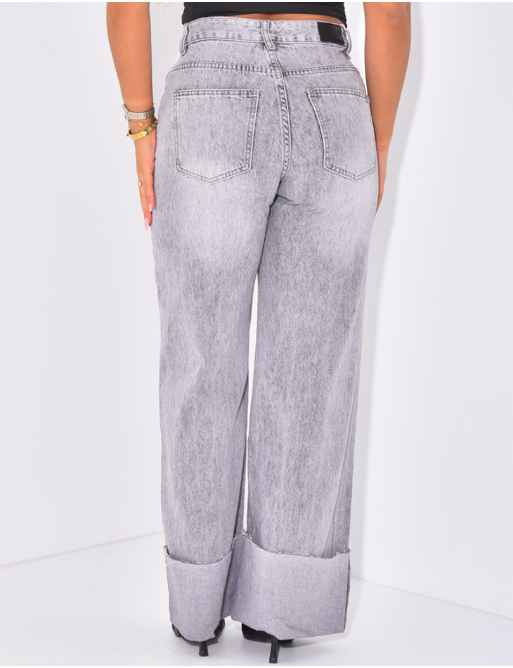 High waisted, straight jeans with wide cuff